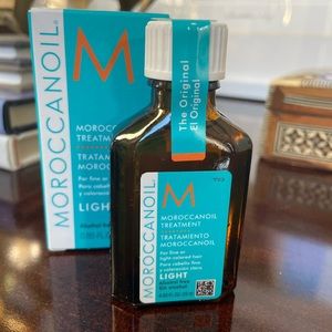 ✨ NEW~ Moroccanoil treatment ( light) ✨